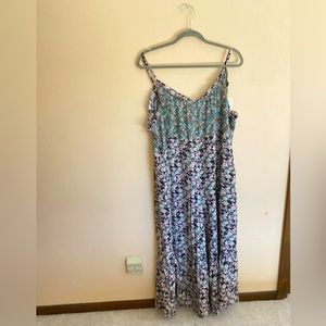 BNWOT Natural Life Floral Oversized Pocket Jumpsuit